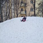 Zabawy na górce .jpg